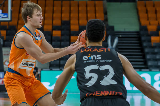 门前冷静著 门前冷静著