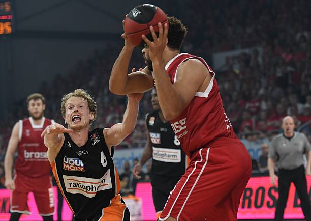 对现代足球 对现代足球