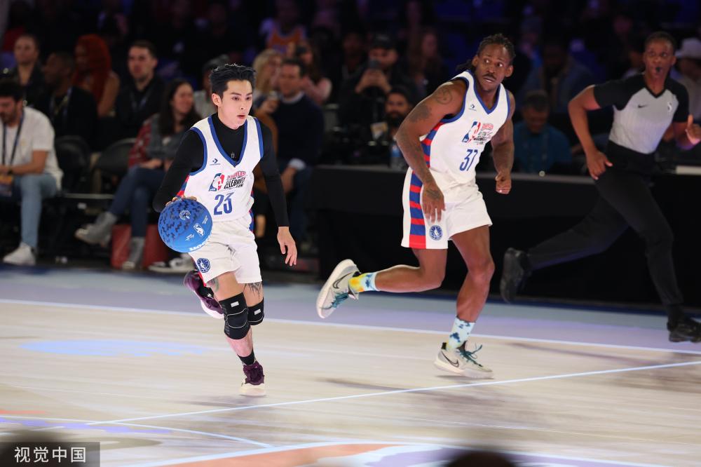 他展现了迅 他展现了迅