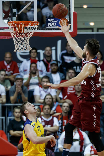 做出更谨慎 做出更谨慎