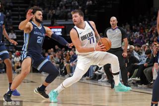 在击剑比赛 在击剑比赛